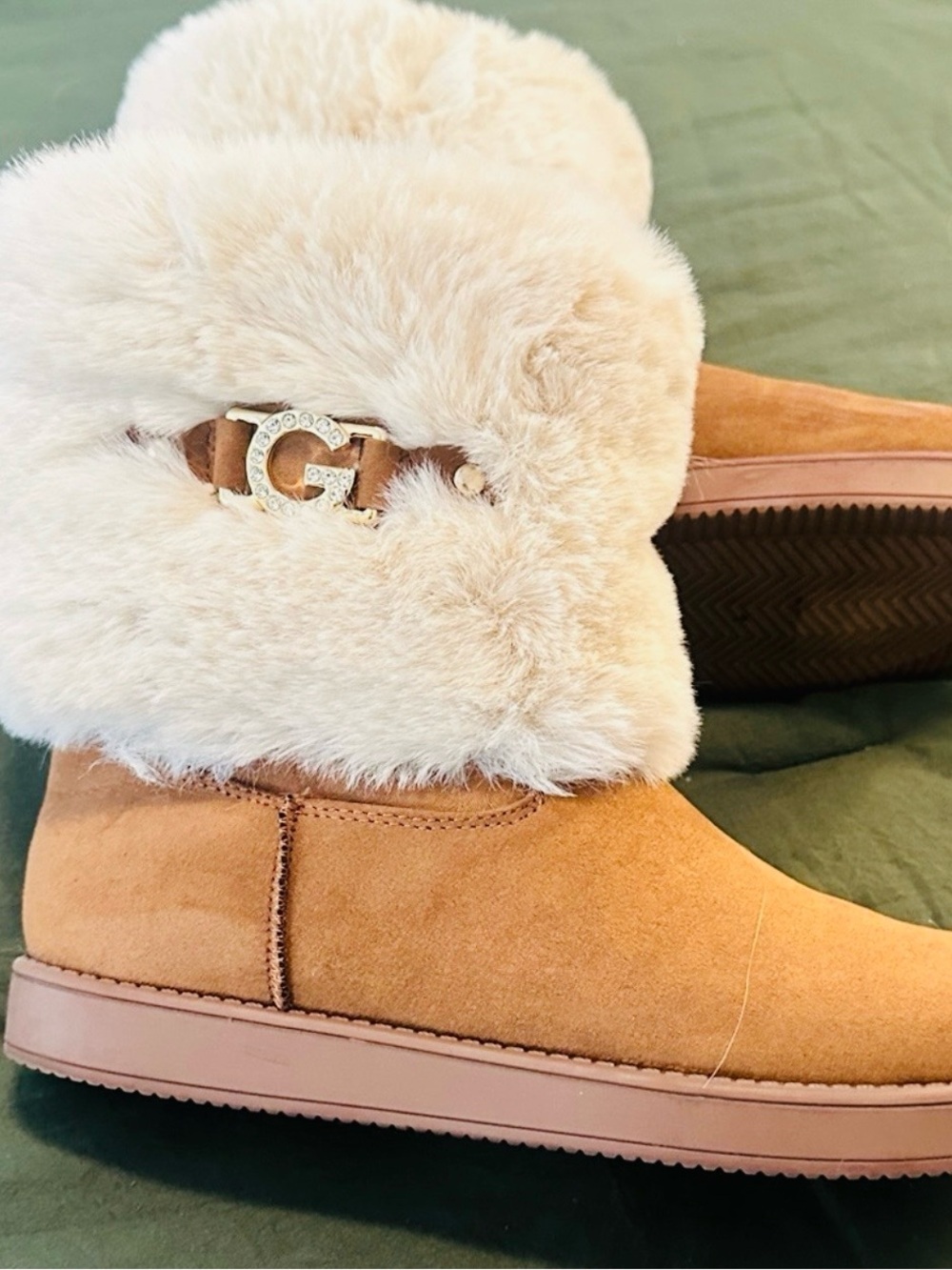 GBG Los Angeles Camel Faux Fur Cuff Winter Boots with G Accent   Size 8.5